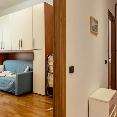 Guesthost - Casa Viviana * La Spezia