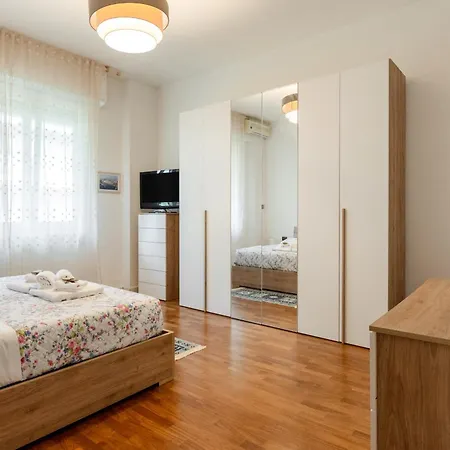 Lägenhet Guesthost - Casa Viviana La Spezia