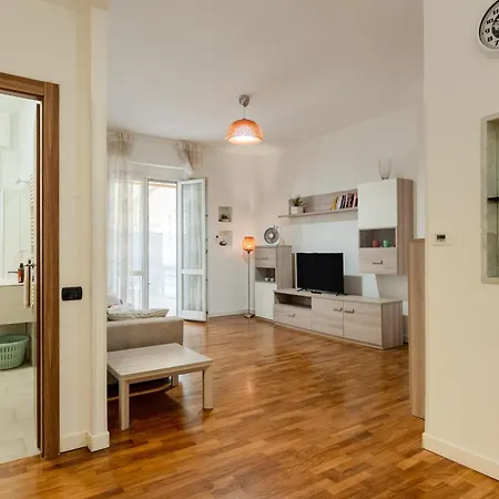 Guesthost - Casa Viviana Appartamento La Spezia