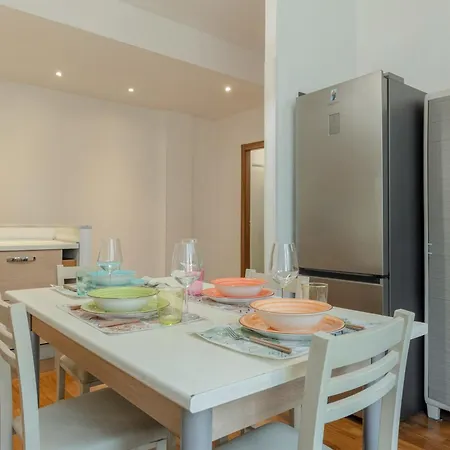 Apartment Guesthost - Casa Viviana La Spezia