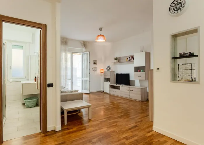 Guesthost - Casa Viviana Apartment La Spezia