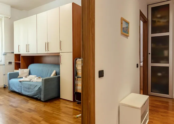 Guesthost - Casa Viviana * La Spezia